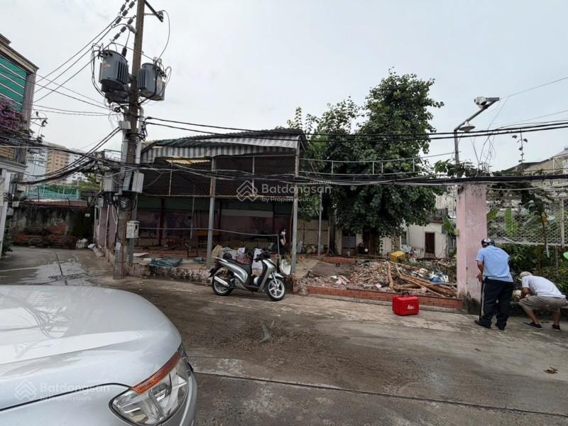 Độc lạ (bán đất không bán nhà) xe tải ngủ trong, ngay quận 10, q11  83m2 chỉ 6 đồng hơn