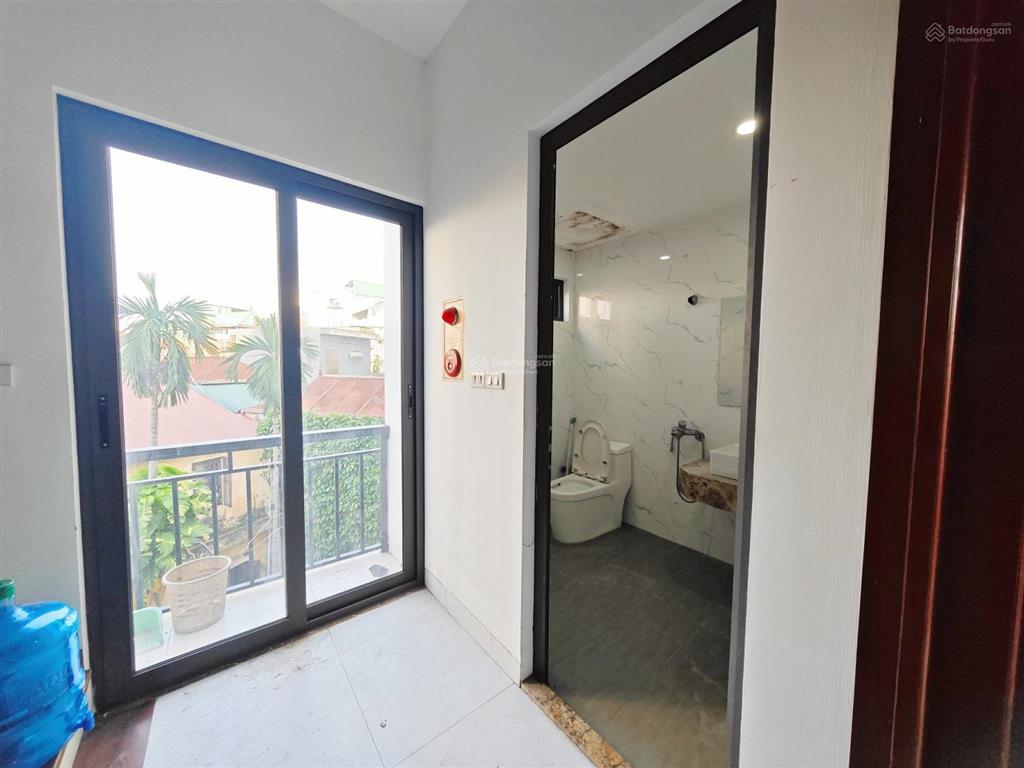 Cho thuê văn phòng thái hà 80m2 12tr view kính thoáng đẹp