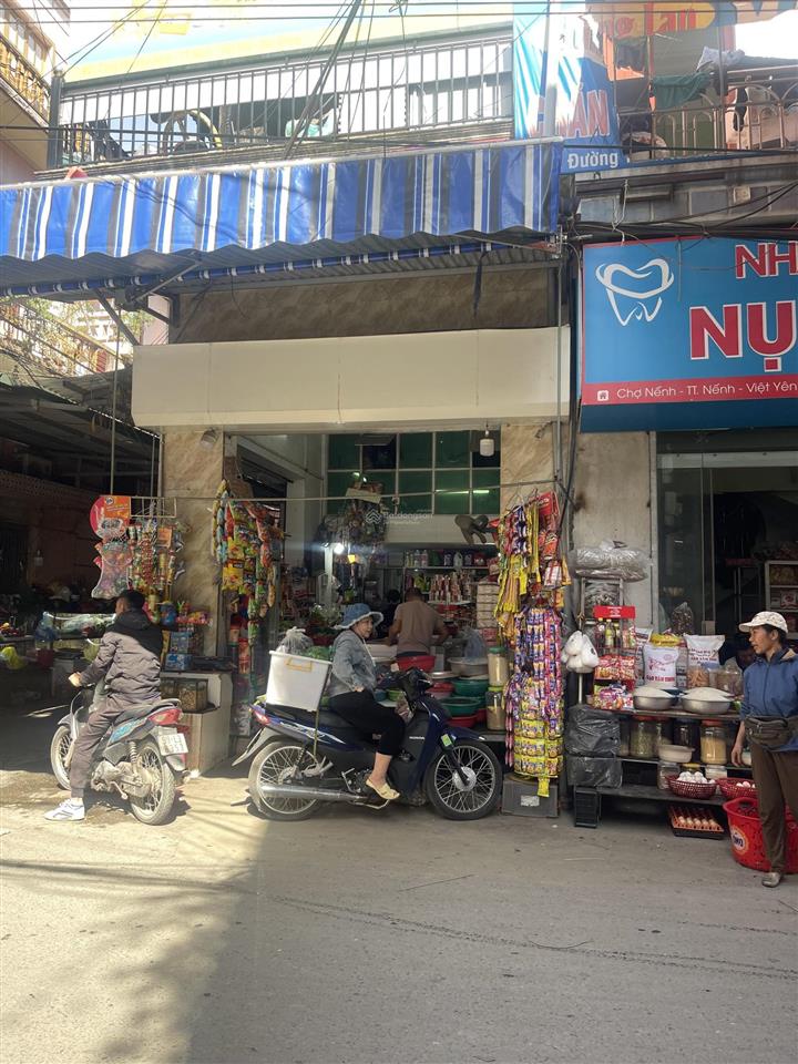 Gia đình cần bán căn nhà trục chính cổng chợ nếnh, 0911 015 ***