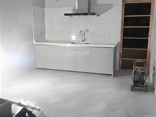 Cho thuê nhà cấp 4 rộng 60m2. cổng riêng