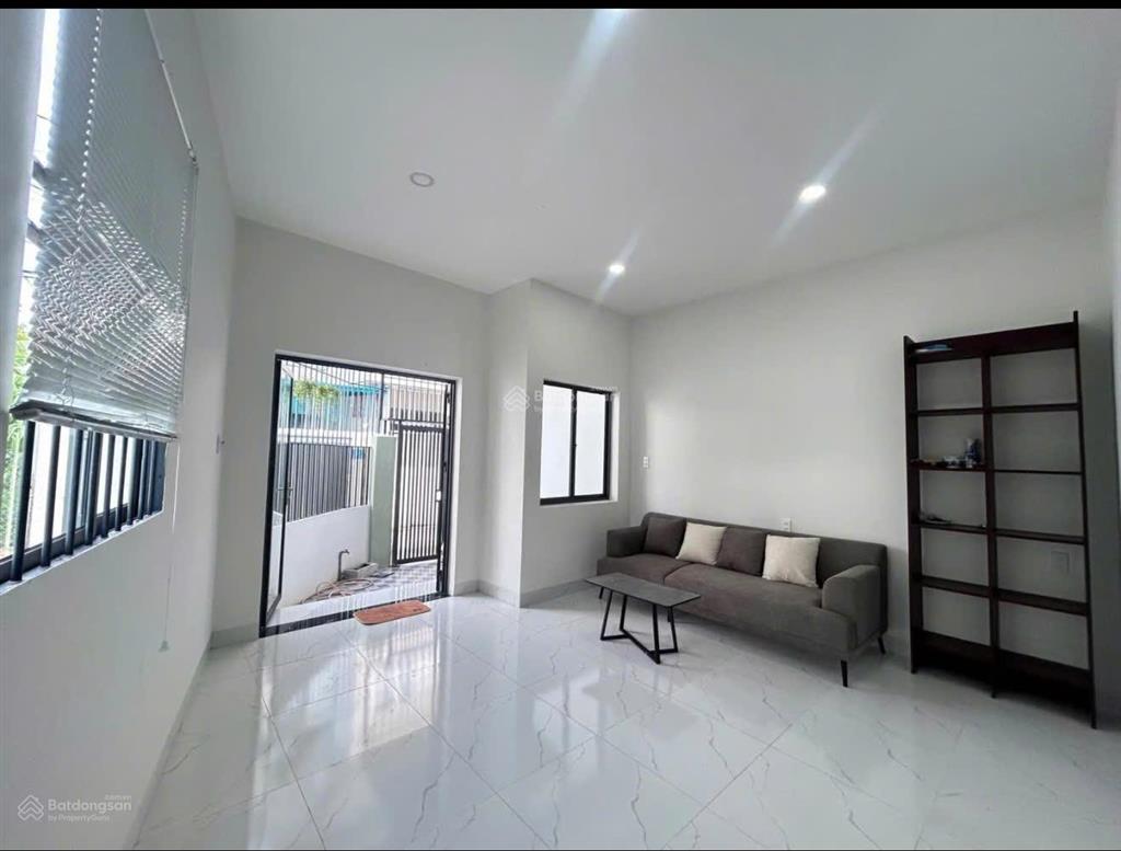 Bán nhà (gần biển)gốc ôtô đậu cửadt80m22pn2wcvĩnh hảinha trangchỉ 3ty8