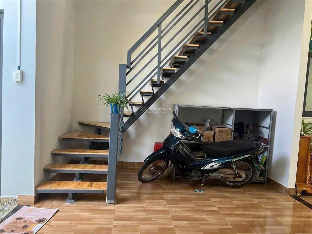 Bán nhà mt kinh doanhdt84m22tầng3pnvinh hoànha trangchỉ 3ty5(ngộp bank)