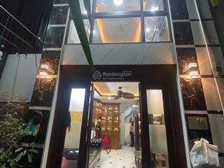 Bán nhà 5 tầng, phố ngọc trì  long biên. 30m2, ô tô đỗ cách nhà 30m, lô góc, full nội thất, 6,9 tỷ