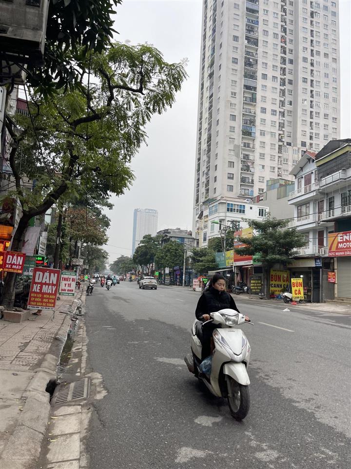 Bán nhà lô góc trần phú ngay ga văn quán, ô tô đỗ gần, dân xây kiên cố, 4t 4pn 40m2 chỉ 8 tỷ