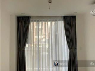 Căn hộ 2 phòng ngủ + 1 wc nội thất cơ bản giá thuê 12.5 triệu / tháng.  0909 931 ***