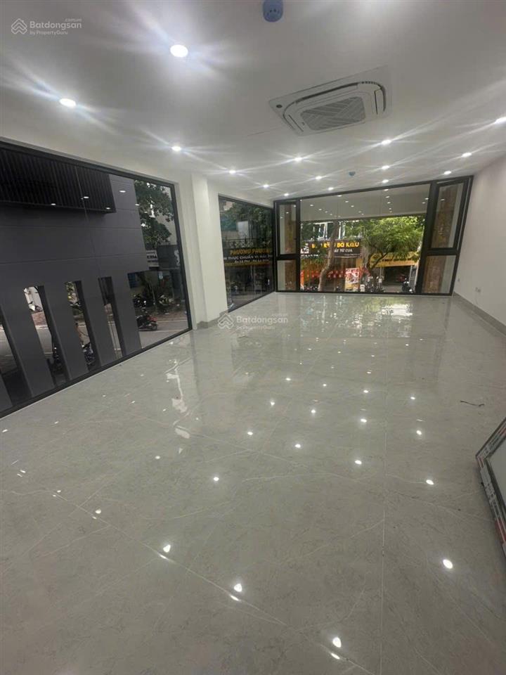 Cho thuê tòa nhà 105m2*7 tầng, thang máy, mt 6m, mặt phố nguyễn văn cừ long biên giá 55 tr (có tl)