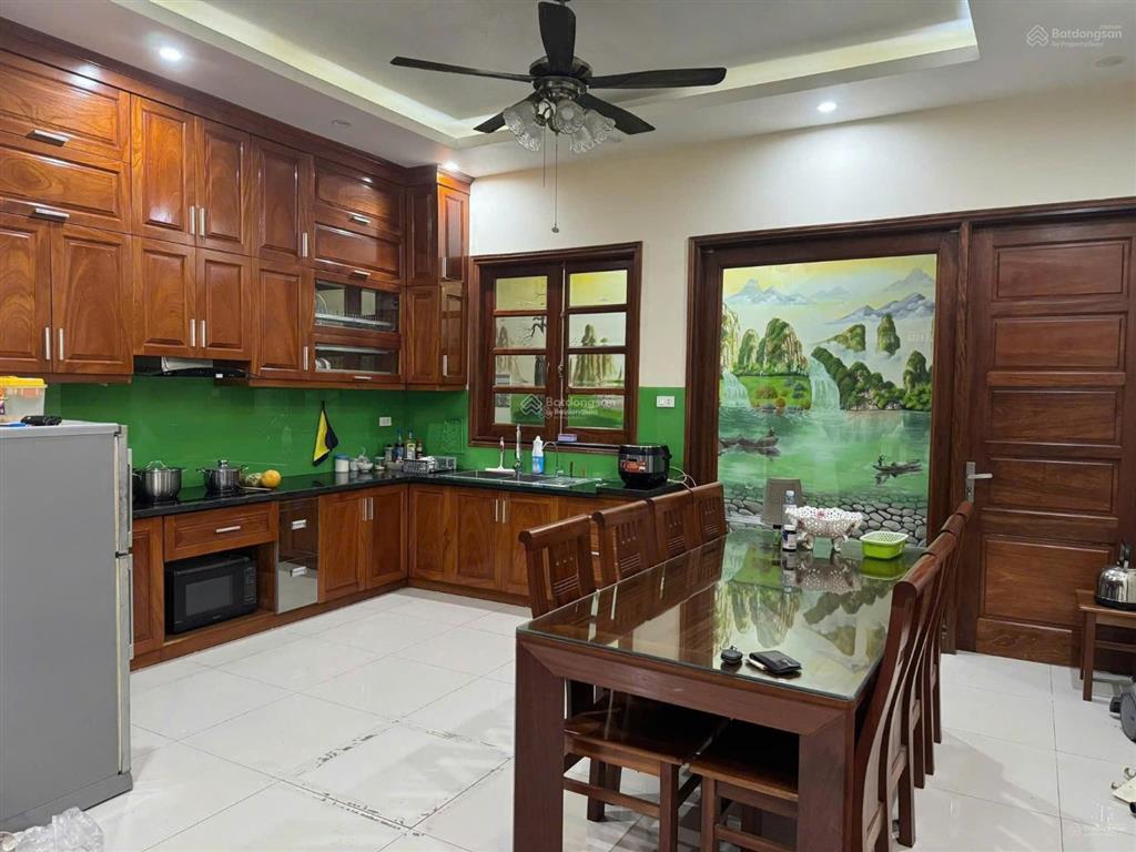 Cho thuê nhà 50m*4.5 tầng, mt 4.2m, full đồ đẹp, ngõ 8 trần quang diệu, đống đa, giá 23 triệu/tháng