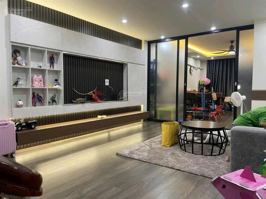 Cho thuê nhà 50m*4.5 tầng, mt 4.2m, full đồ đẹp, ngõ 8 trần quang diệu, đống đa, giá 23 triệu/tháng