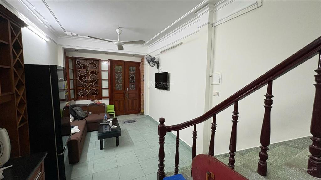 Cho thuê nhà nguyên căn 30m2*5 tầng, full đồ, ngõ 15 nguyễn tri phương, ba đình, giá 15 triệu