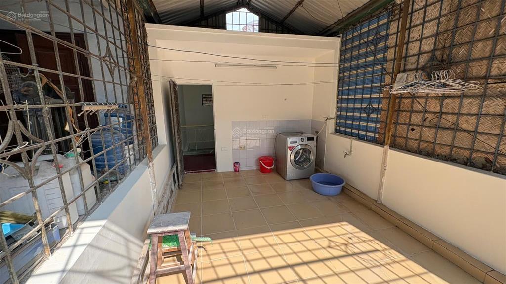 Cho thuê nhà nguyên căn 30m2*5 tầng, full đồ, ngõ 15 nguyễn tri phương, ba đình, giá 15 triệu