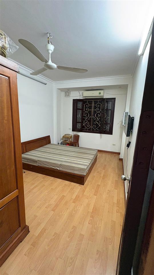 Cho thuê nhà nguyên căn 30m2*5 tầng, full đồ, ngõ 15 nguyễn tri phương, ba đình, giá 15 triệu