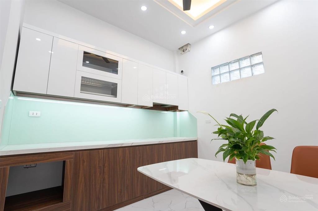 Bán nhà phố tôn đức thắng, mới xây kính koong, an toàn, văn minh, ngõ thông, 35m2x5t