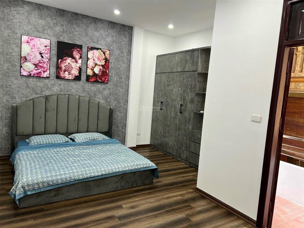 Bán nhà phố tôn đức thắng, mới xây kính koong, an toàn, văn minh, ngõ thông, 35m2x5t