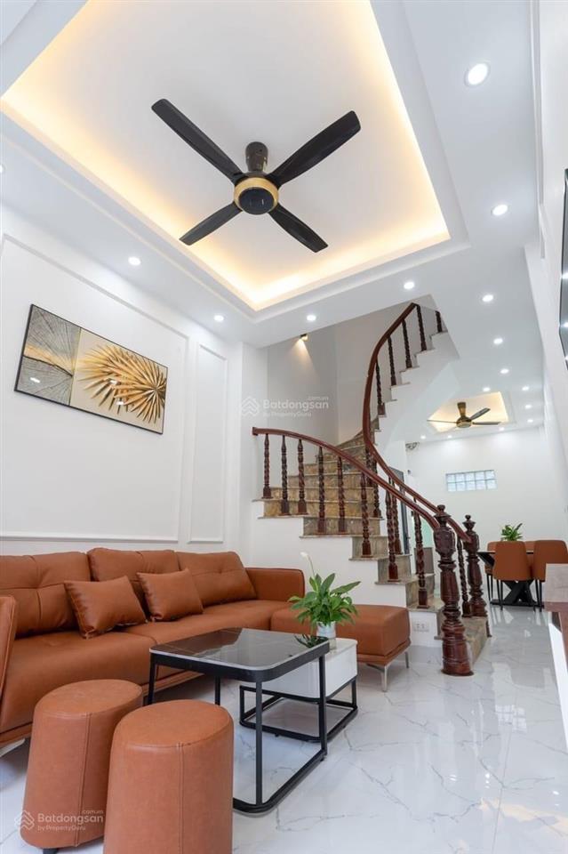 Bán nhà phố tôn đức thắng, mới xây kính koong, an toàn, văn minh, ngõ thông, 35m2x5t