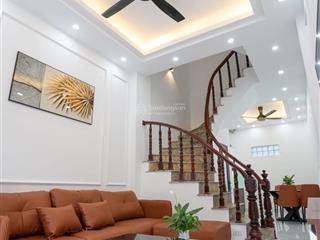 Bán nhà phố tôn đức thắng, mới xây kính koong, an toàn, văn minh, ngõ thông, 35m2x5t