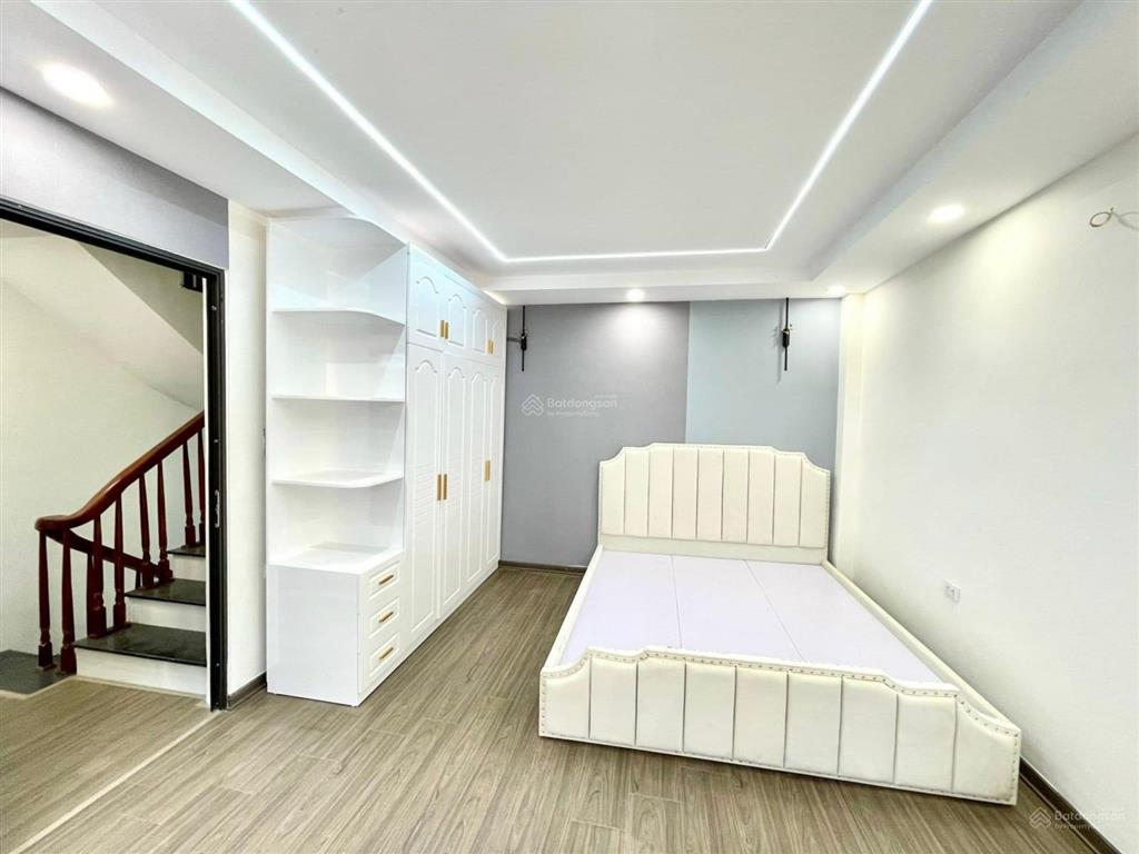 Bán nhà phố tôn đức thắng, mới xây kính koong, an toàn, văn minh, ngõ thông, 35m2x5t