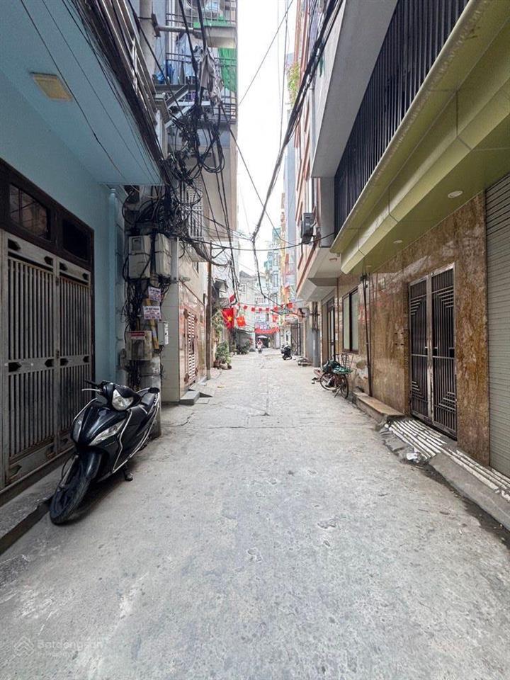 Bán mảnh đất triều khúc dt 123m2, mt 8m, ô tô, ngõ thông, xây ccmn đẹp, giá 19 tỷ