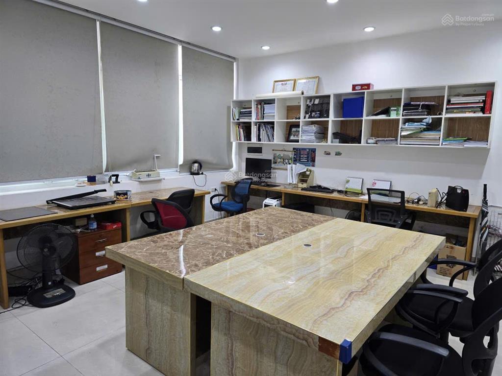 Cho thuê văn phòng  hiện nay tôi có thể thanh lý nội thất giá hợp lý cho ai muốn đến thuê