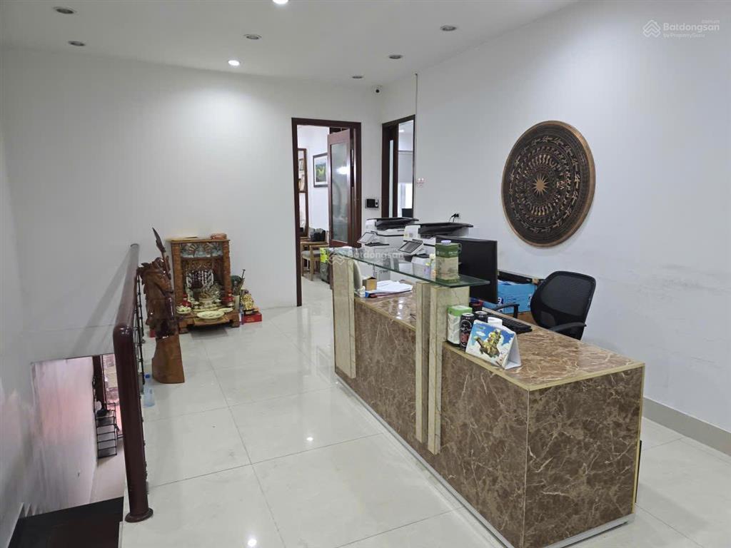 Cho thuê văn phòng  hiện nay tôi có thể thanh lý nội thất giá hợp lý cho ai muốn đến thuê