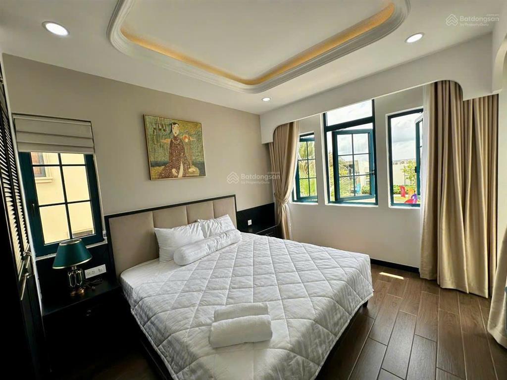 Biệt thự 10x20 chính diện clubhouse khu 7 full nội thất cao cấp giá chỉ 6.6 tỷ bao thuế phí