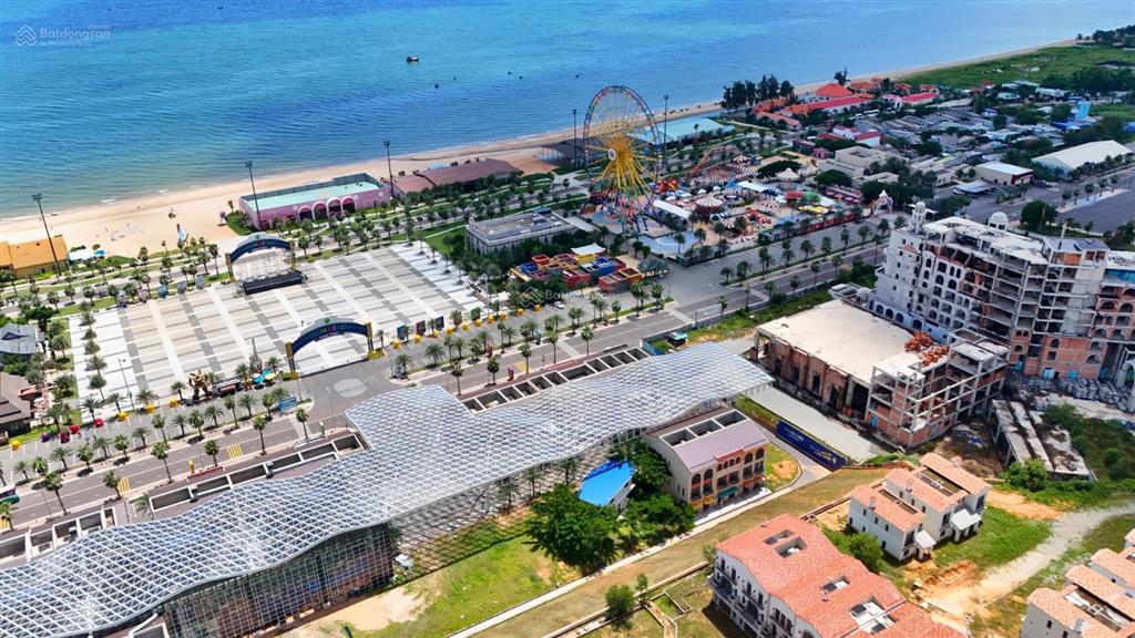 Biệt thự 10x20 chính diện clubhouse khu 7 full nội thất cao cấp giá chỉ 6.6 tỷ bao thuế phí