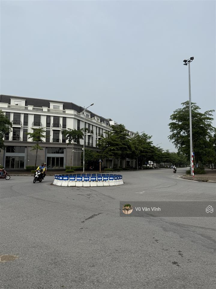 Bán đất cạnh trường cấp 3 thạch bàn, 2 mặt tiền ô tô, 60m2, mặt tiền 5m, giá 11.5 tỷ