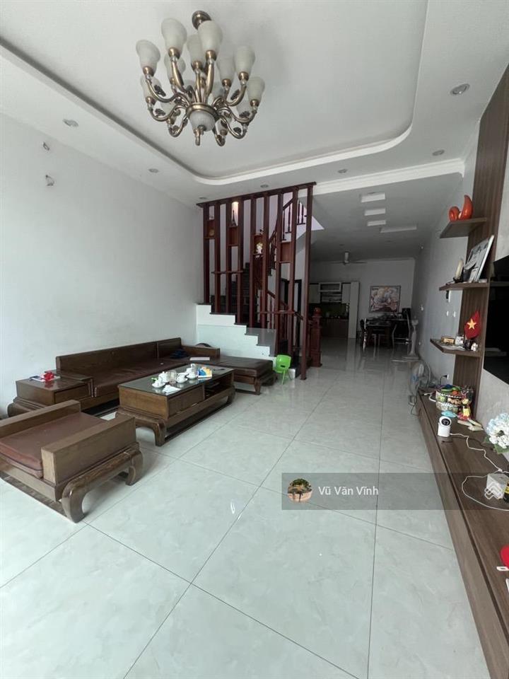 Bán nhà cạnh hồ điều hoà, ô tô tránh, thang máy, kinh doanh, 90m2, 5 tầng, mặt tiền 5m, giá 17 tỷ.