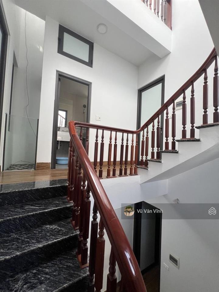 Bán nhà cạnh hồ điều hoà, ô tô tránh, thang máy, kinh doanh, 90m2, 5 tầng, mặt tiền 5m, giá 17 tỷ.