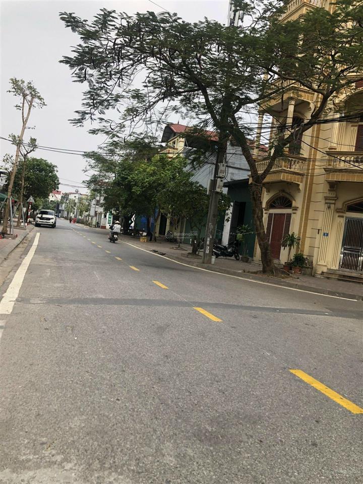 Bán đất khu đấu giá cự khối, phân lô vỉa hè ô tô tránh, 215m2, mặt tiền 15m, giá 29 tỷ