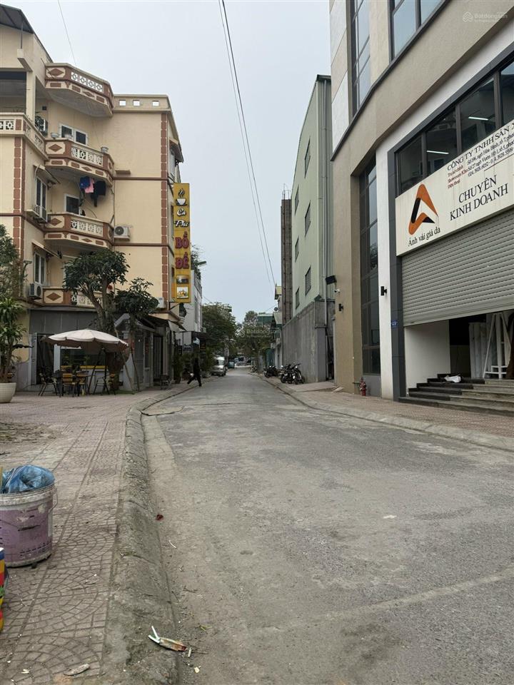 Bán đất khu đấu giá cự khối, phân lô vỉa hè ô tô tránh, 215m2, mặt tiền 15m, giá 29 tỷ