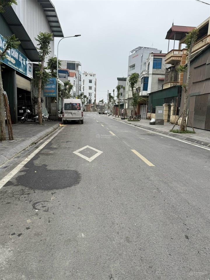 Bán đất khu đấu giá cự khối, phân lô vỉa hè ô tô tránh, 215m2, mặt tiền 15m, giá 29 tỷ