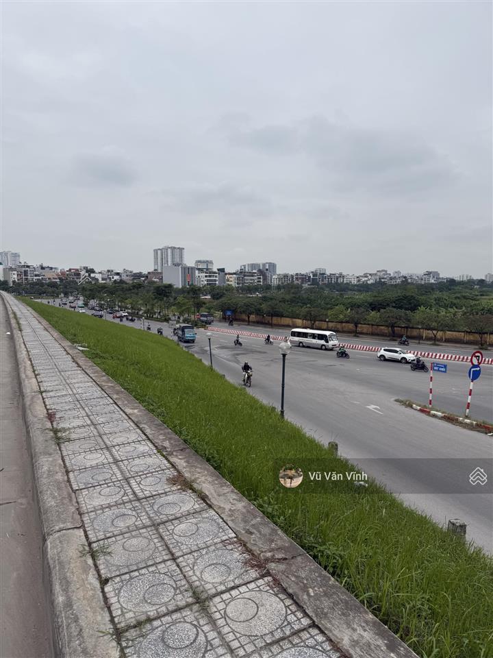Bán đất mặt phố tư đình, kinh doanh đa ngành, 135m2, mặt tiền 7.3m, giá 29 tỷ.
