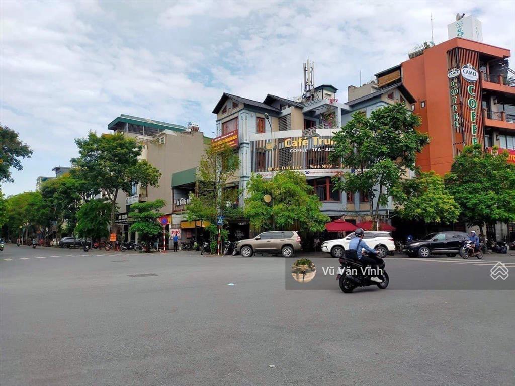 Bán toà nhà 6 tầng thang máy mặt phố trạm, vỉa hè đá bóng, 90m2, mặt tiền 5m, giá 37 tỷ
