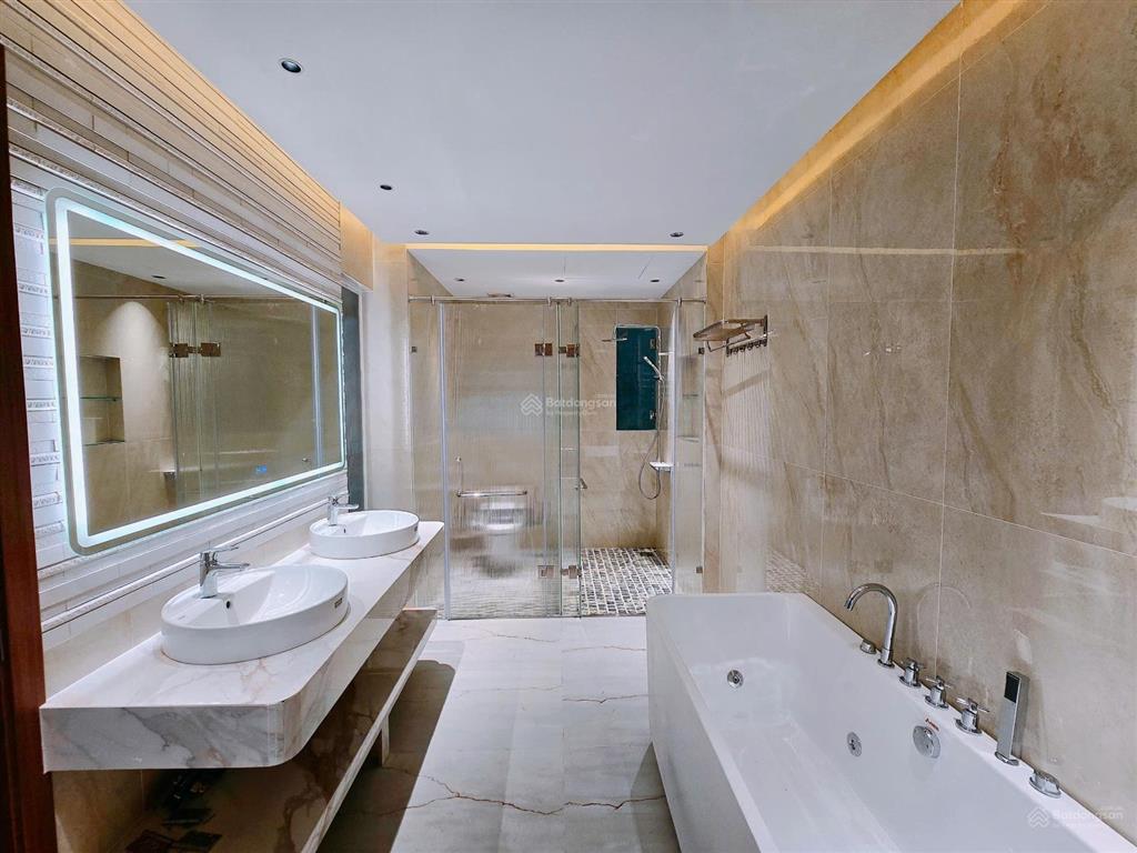 Bán nhà gần aeon, gara, thang máy, 90m2, 6 tầng, mặt tiền 4.7m, giá 15 tỷ