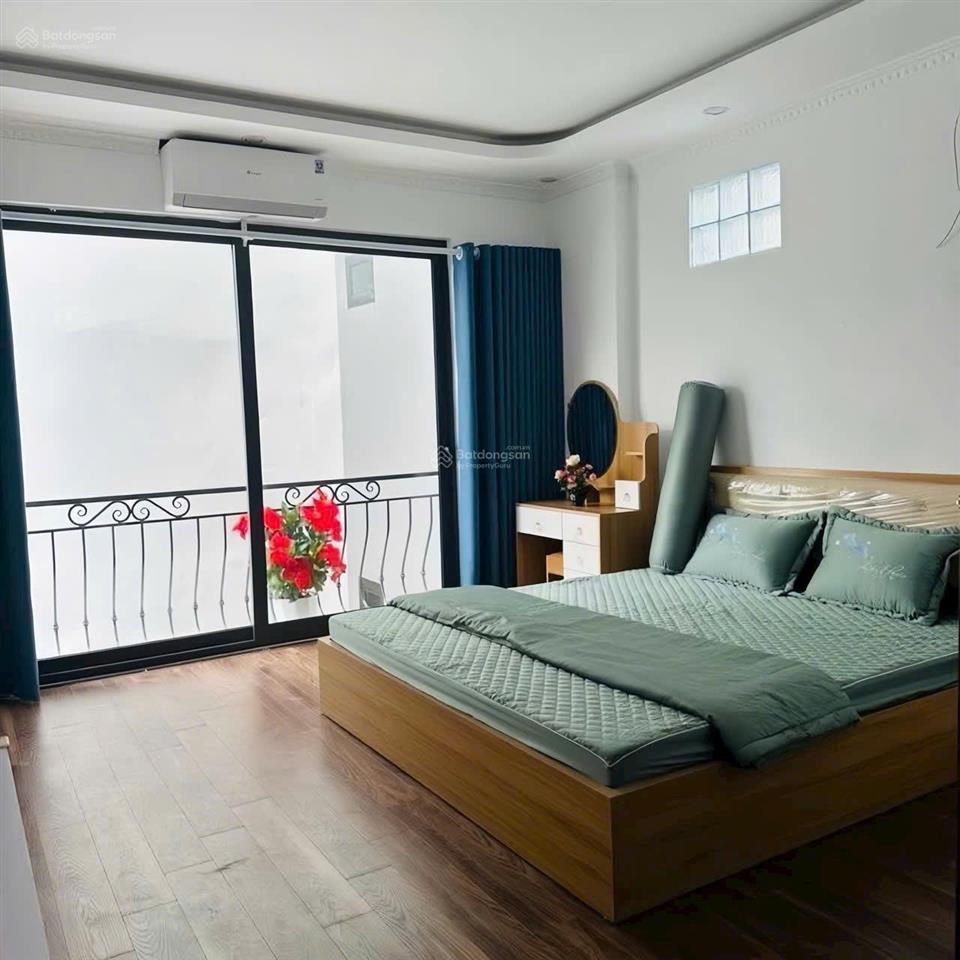 Bán nhà 3 tầng lô góc kim chung đường thông ô tô đỗ cửa dt 102m² giá đầu tưthanh khoản cực tốt