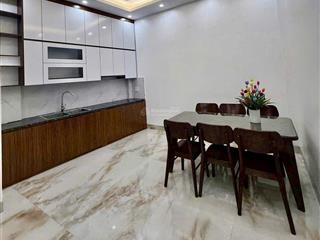 Bán nhà 3 tầng lô góc kim chung đường thông ô tô đỗ cửa dt 102m² giá đầu tưthanh khoản cực tốt