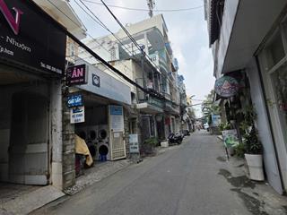 Hẻm 3 gác sát hẻm xe tải  phạm văn hai  30m2 ngang 5m vuông, 2 tầng.