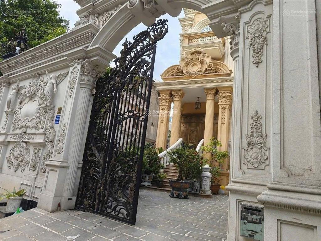 Bán biệt thự vip tân bình (ngang 11x30m)hầm + 5tầng, thang máy hồ bơi, nội thất cao cấp, dtsd 695m2