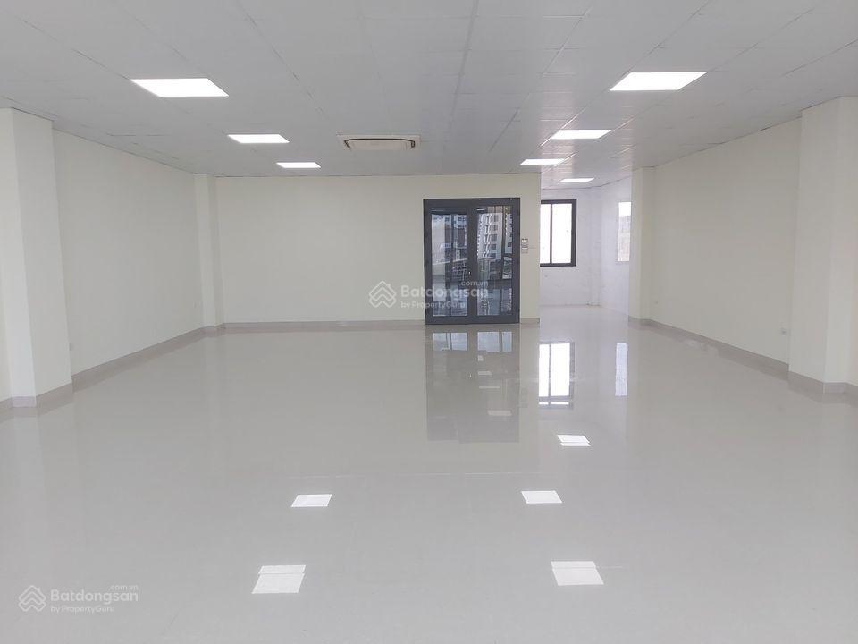 Cho thuê văn phòng mặt phố kim mã, diện tích 135m2 giá thuê 32tr/th