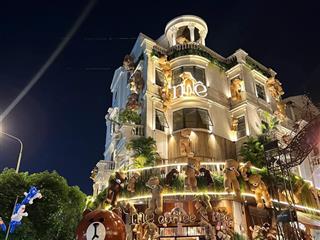 Cho thuê nhà mặt phố huỳnh thúc kháng  đống đa, dt 70m2x5 tầng, mt 11m. kinh doanh mọi mô hình