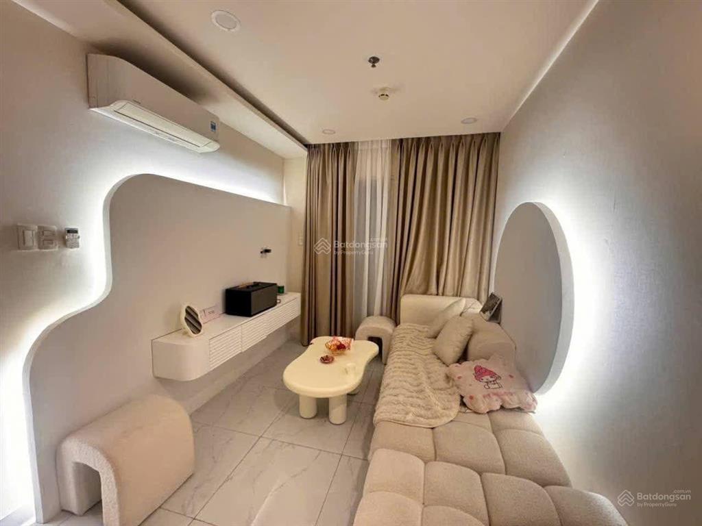 Chủ nhà cần tiền bán nhiều căn hộ sang trọng tại căn hộ terra royal 2pn.  em 0934 977 ***