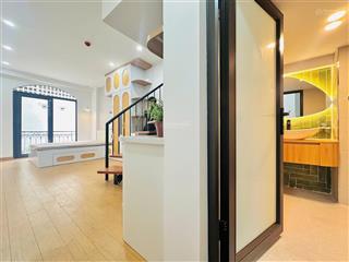 Bán tòa chvd cự lộc  cạnh royal,dt 1.1 tỷ/n, 18 pkk ,thang máy,15m ra phố, 2 thoáng, pccc, 93m2*7t