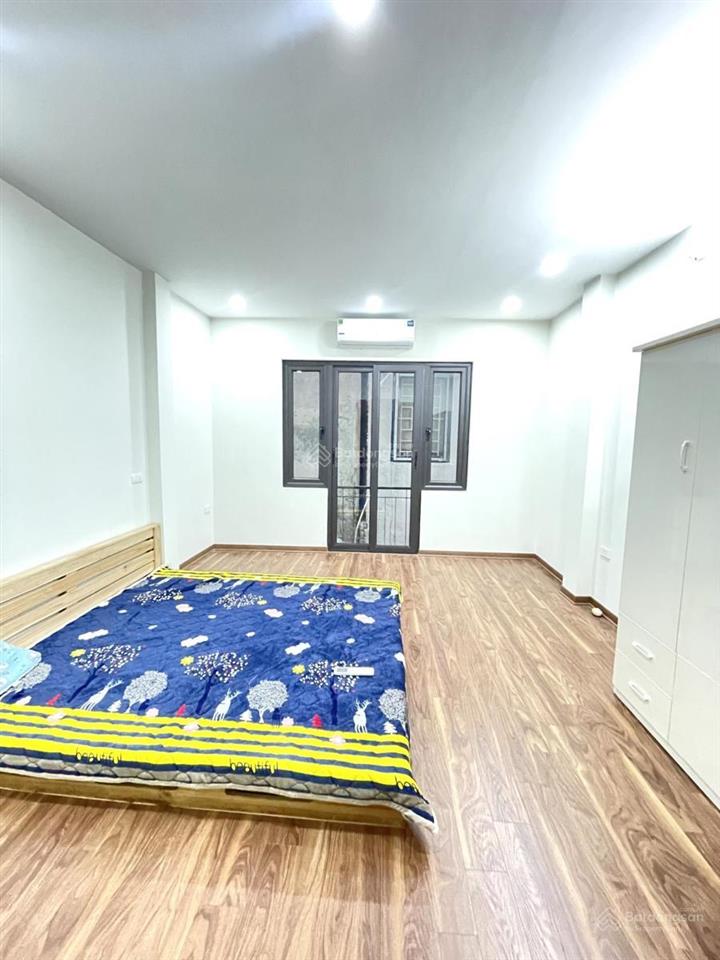 Chỉ hơn 7 tỷ có nhà liễu giai, ngõ thông ba gác chạy, thoáng sáng, tặng full nt, sổ cc, 40m2*5t