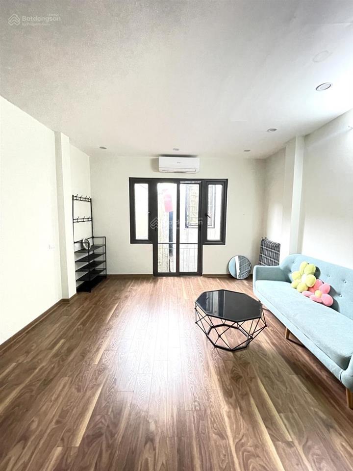 Chỉ hơn 7 tỷ có nhà liễu giai, ngõ thông ba gác chạy, thoáng sáng, tặng full nt, sổ cc, 40m2*5t