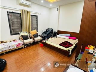 Bán nhà ngọc khánh  ba đình dt 50m2 4 tầng  20m ra phố  lô góc  dân xây chắc chắn