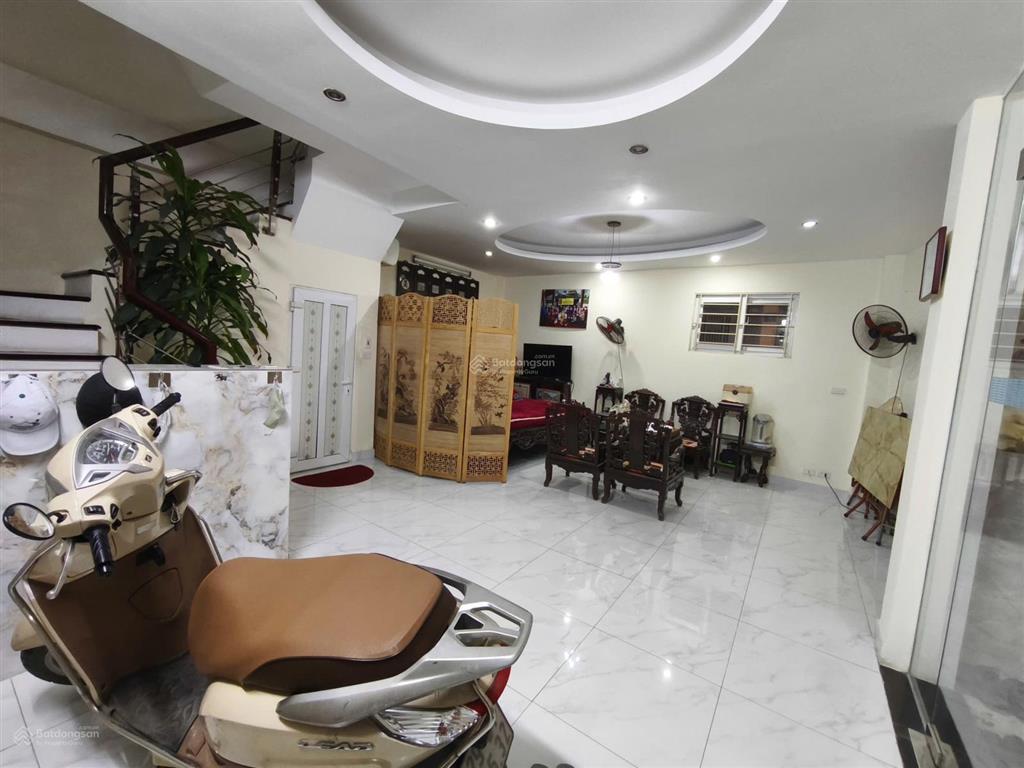 Nhỉnh 12 tỷ  cần bán nhà phố vĩnh phúc  ba đình, 50m x 6t mt6.6m, nhà đẹp ở luôn, căn góc.