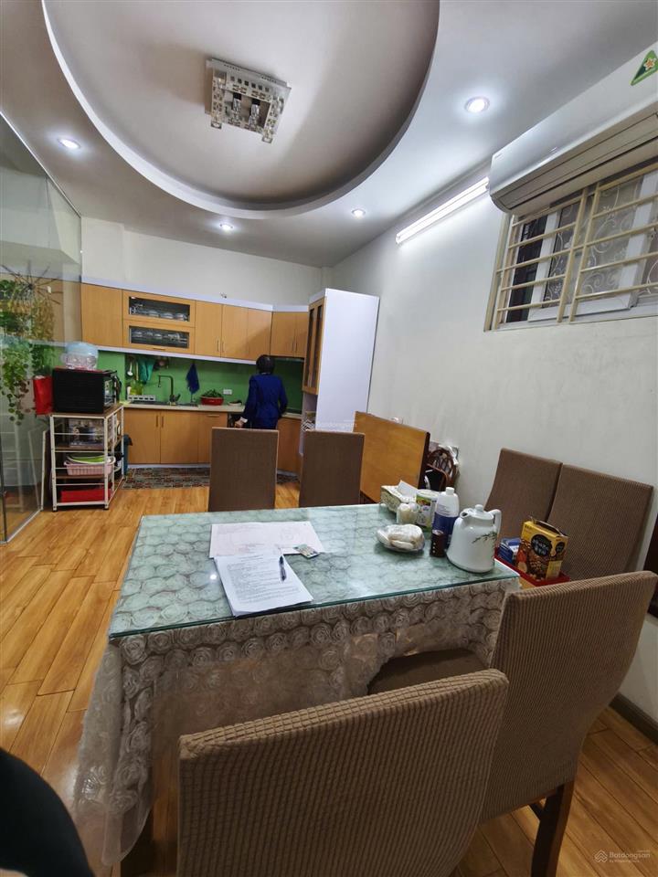 Nhỉnh 12 tỷ  cần bán nhà phố vĩnh phúc  ba đình, 50m x 6t mt6.6m, nhà đẹp ở luôn, căn góc.