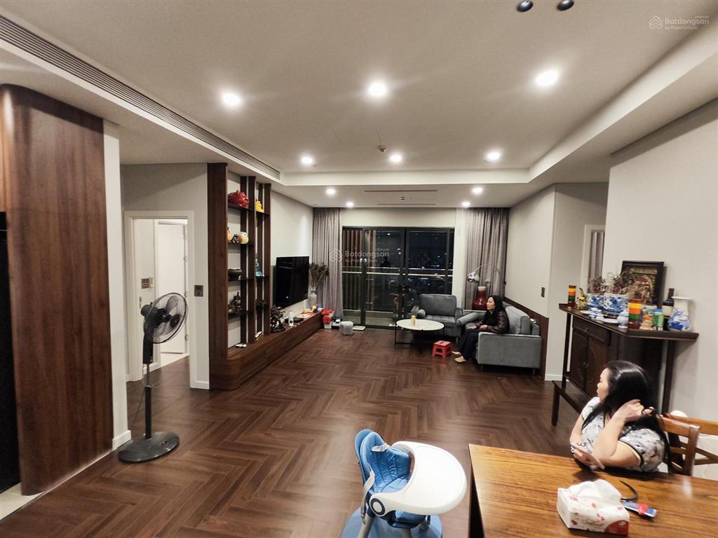 Chính chủ gửi bán 4pn duy nhất 172m2 tòa lancaster, giá chốt 20 tỷ.  0936 203 ***