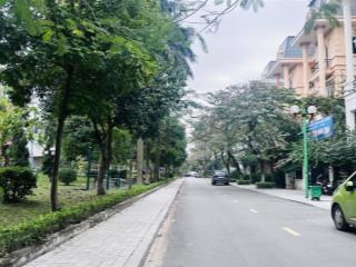 Bán gấp biệt thự sân vườn lideco 200, mặt tiền 10m, logoc, 5 tầng, 30 tỷ thương lượng