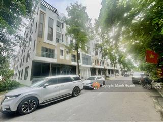 Bán nhà liền kề góc vườn hoa 119,5m2, đường 17m, 5 tầng chờ thang máy, 110tr/m2, tại kdt thanh hà
